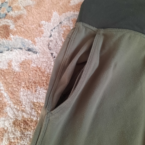 Lululemon Fatigue Gator Ziggy Snake Sunset Salutation cropped leggings - Picture 6 of 12